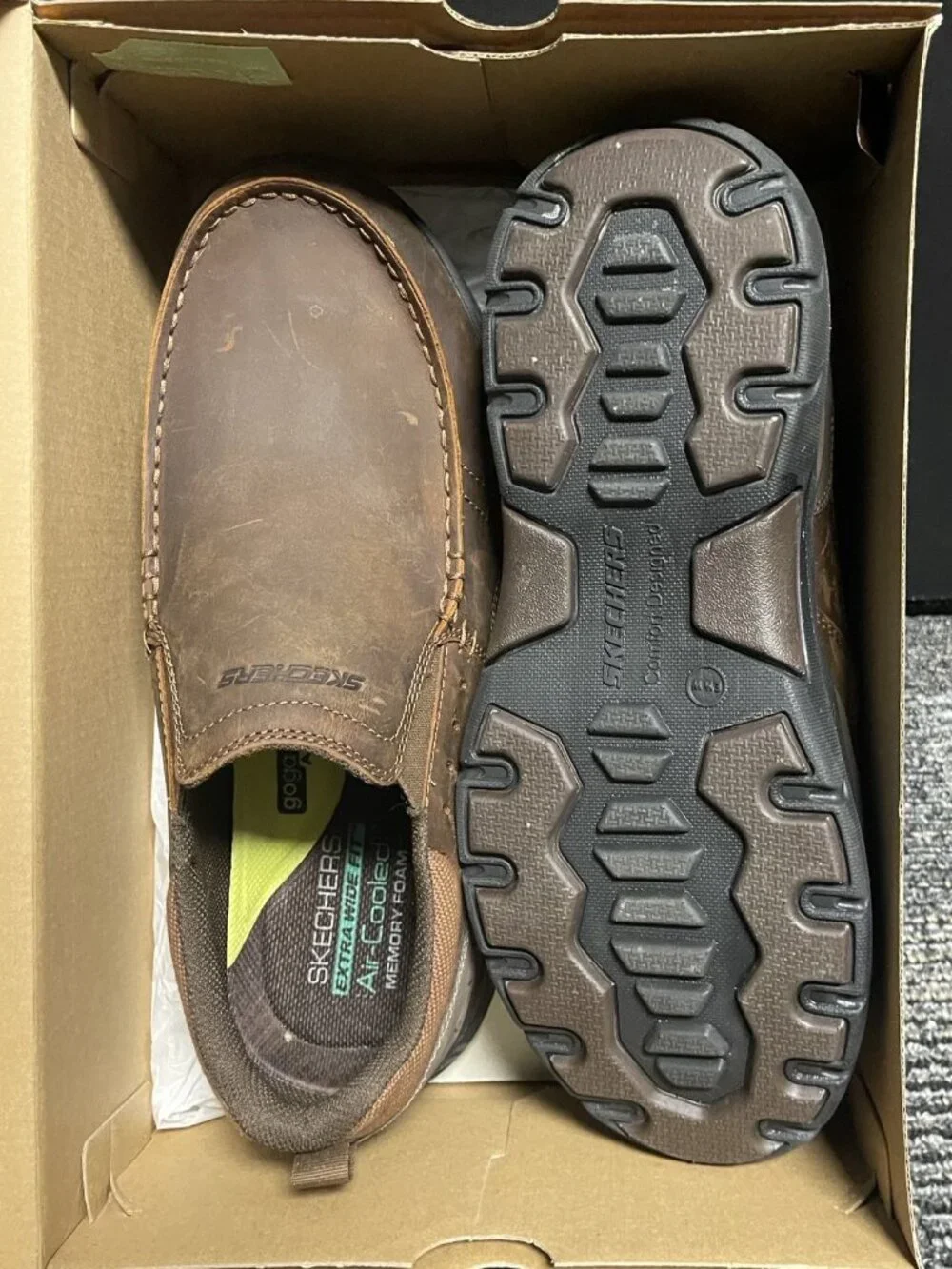 Mens Sketchers Leather Shoe.